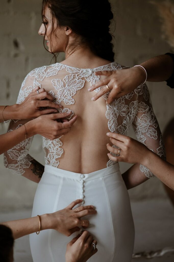 Détails tenue mariée