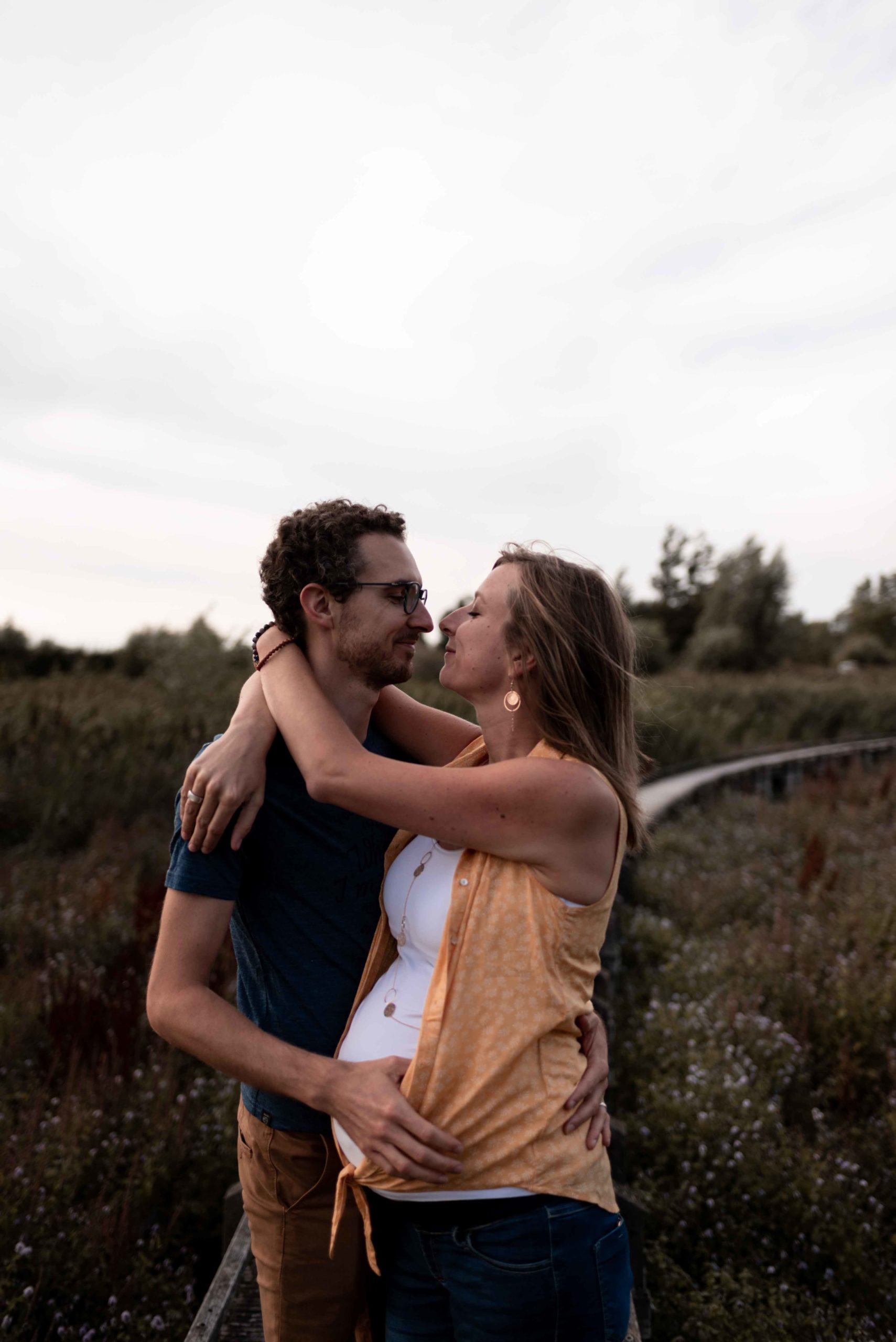 Photos couple grossesse nord-60 Photo d'un ventre rond enceinte